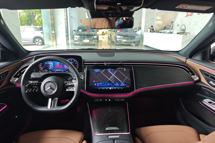 奔驰E级 2024款 E 300 L 时尚运动型中控内饰7002