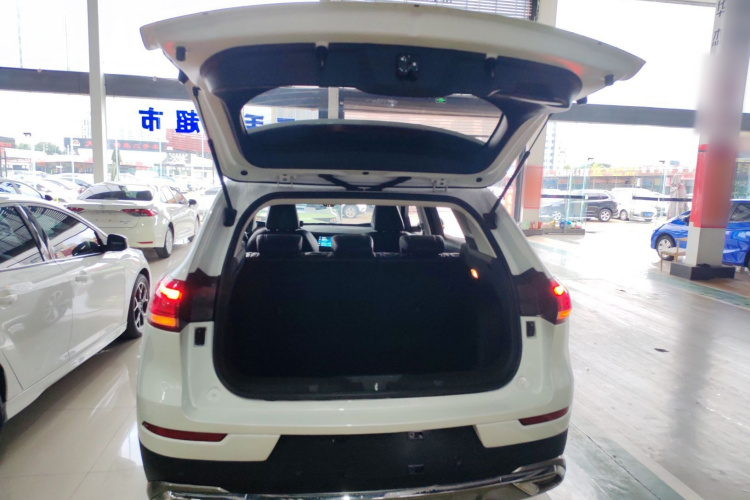 哈弗H6 2021款 1.5T 自动冠军版机舱底盘23