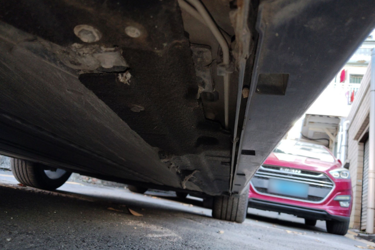 零跑汽车 零跑C01 2022款 后驱长续航版局部细节9002