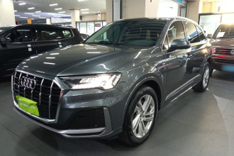 奥迪Q7 2021款 45 TFSI quattro S line运动型