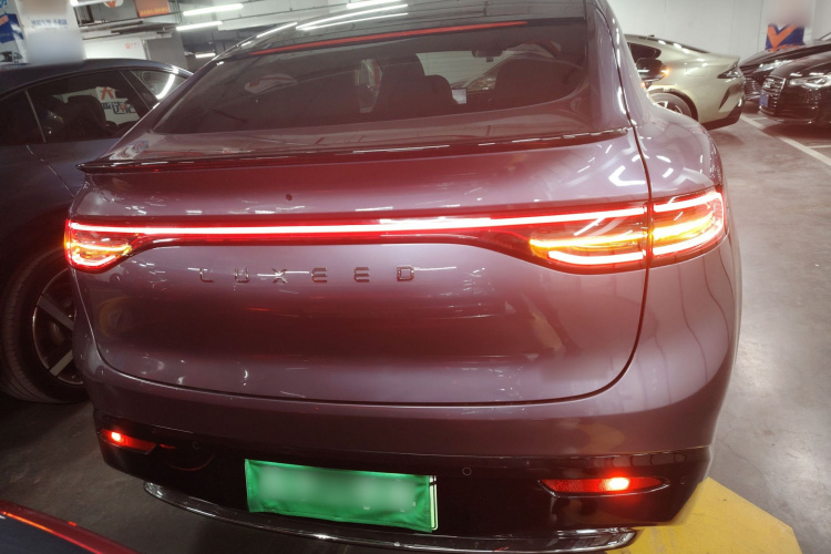 鸿蒙智行 智界R7 2024款 纯电 667km Max车身外观6