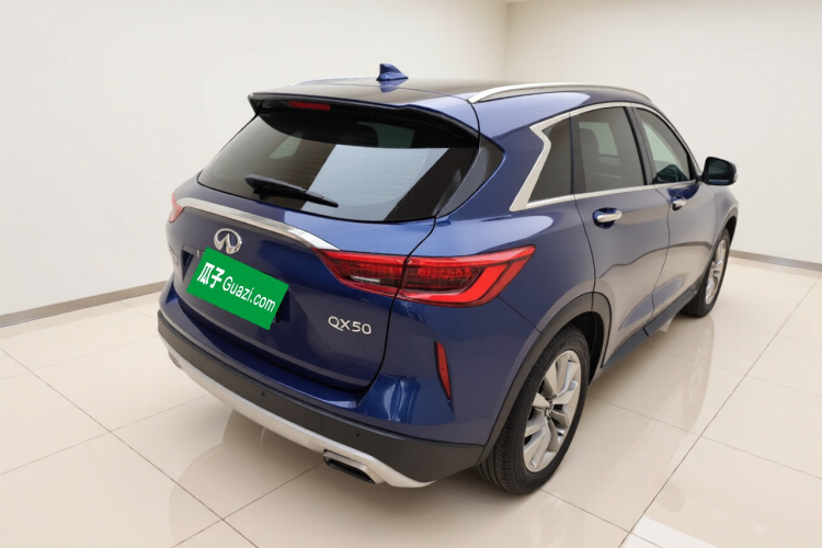 英菲尼迪QX50 2020款 2.0T 两驱时尚版车身外观7