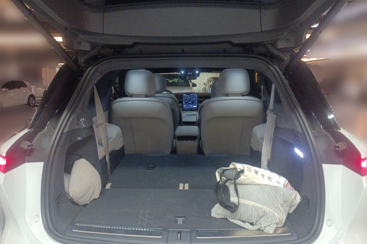 蔚来ES8 2023款 75kWh 行政版局部细节23