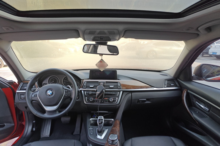 宝马3系 2015款 320Li 超悦版豪华设计套装中控内饰22