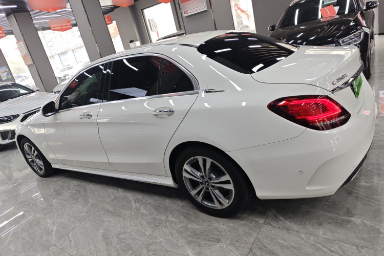 奔驰C级 2019款 C 180 L 时尚型运动版车身外观4