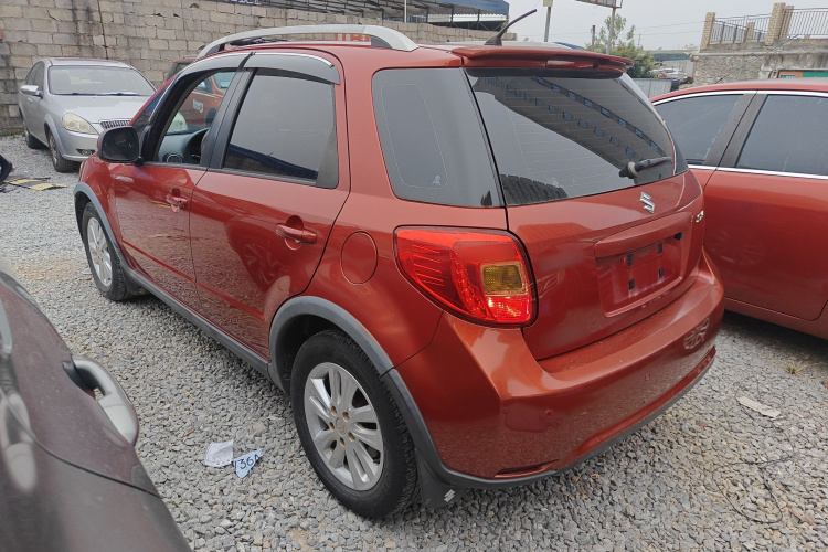 铃木 天语 SX4 2013款 1.6L 手动酷锐型车身外观4