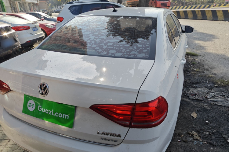 大众 朗逸 2017款 1.6L 手动舒适版车身外观6