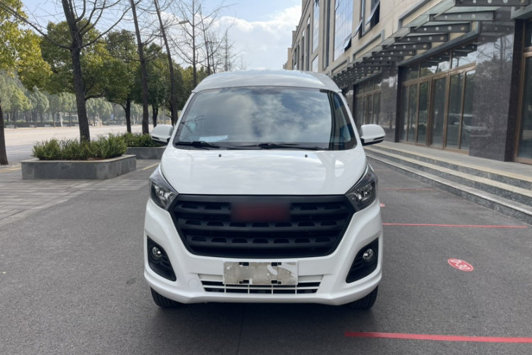 金杯 金海狮 2021款 1.5L 客车旅行狮中央空调版 9座车身外观6006