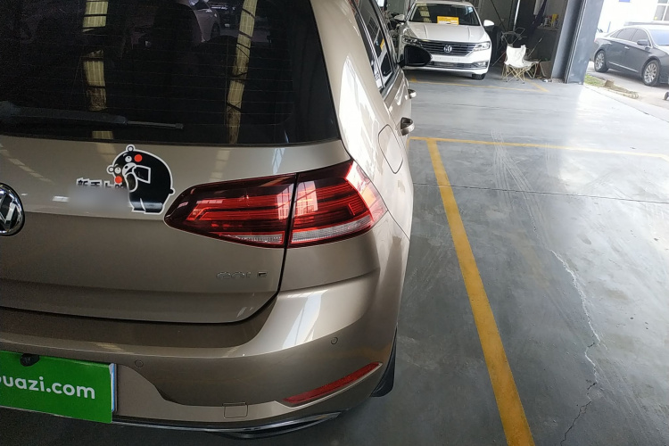 大众 高尔夫 2019款 280TSI DSG舒适型 国VI车身外观9