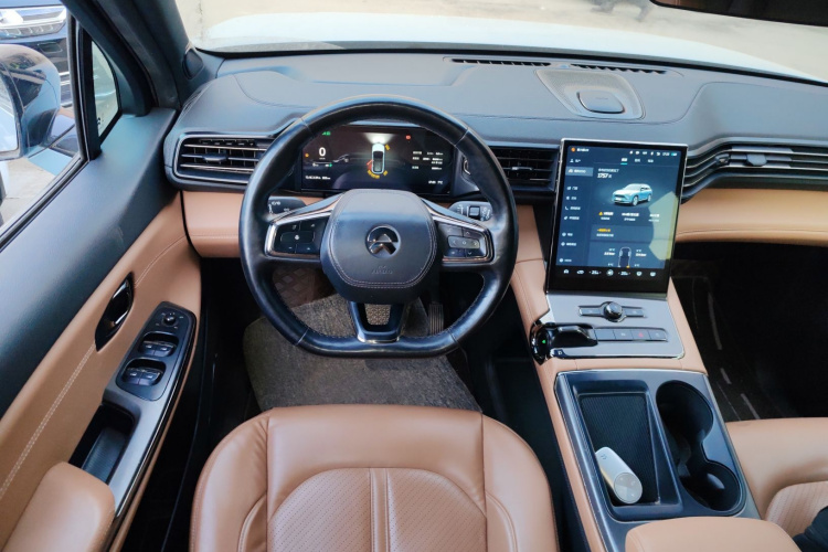 蔚来ES6 2020款 420KM 运动版中控内饰13