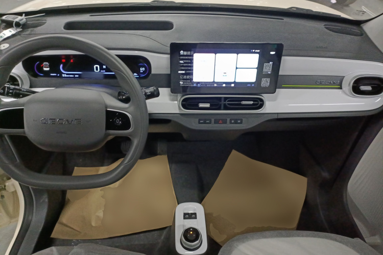 吉利银河 熊猫 2025款 210km 元气熊中控内饰12