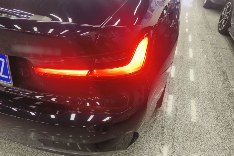 宝马3系 2022款 325Li M运动套装车身外观9