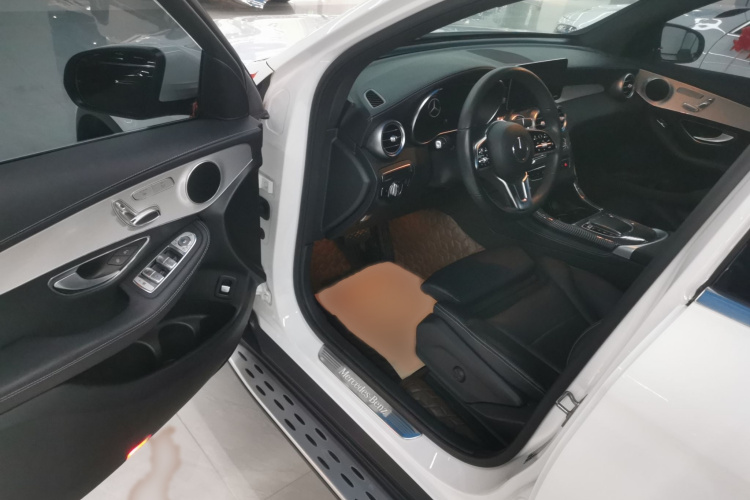 奔驰GLC 2021款 GLC 260 L 4MATIC 动感型中控内饰7003