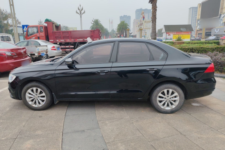 大众 宝来 2016款 1.6L 手动时尚型车身外观4