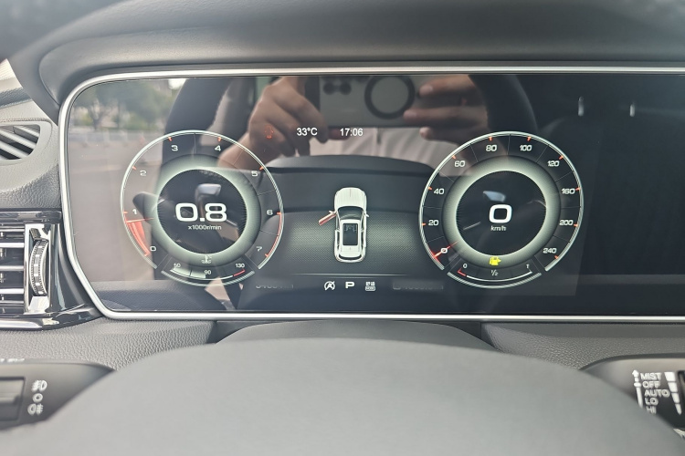 红旗HS5 2019款 2.0T 智联旗领四驱版中控内饰7003