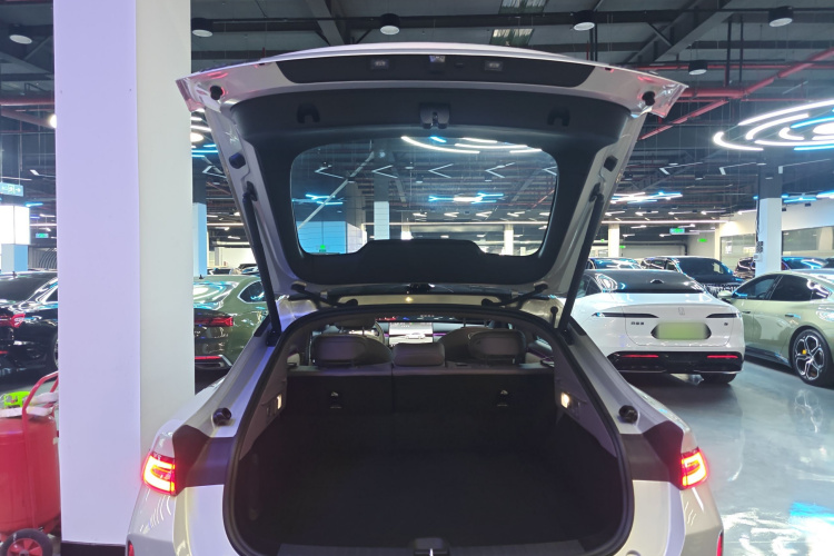 长安启源A06 2026款 240激光Ultra机舱底盘23