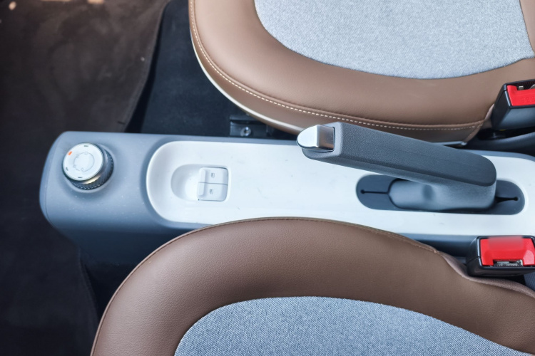 五菱汽车 宏光MINIEV 2022款 GAMEBOY 200km 玩咖款 磷酸铁锂中控内饰7009