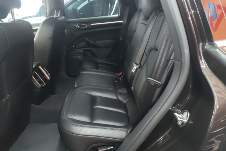 保时捷 2016款 Cayenne 3.0T中控内饰7004