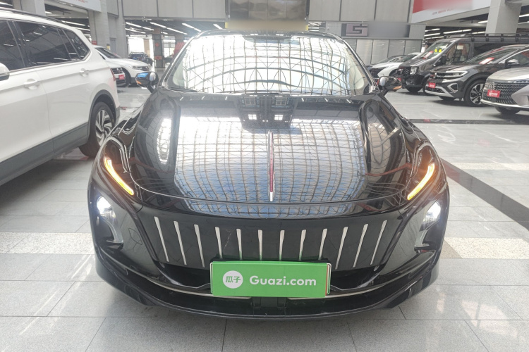 红旗E-QM5 2023款 改款 基础出行版车身外观2