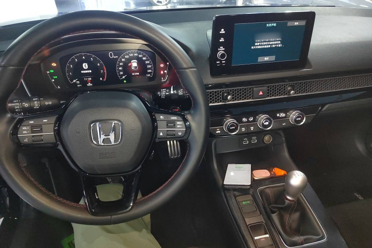 本田 思域 2023款 HATCHBACK 240TURBO 手动极劲版中控内饰7002