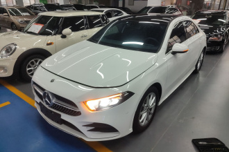 奔驰A级 2020款 改款 A 200 L 运动轿车动感型