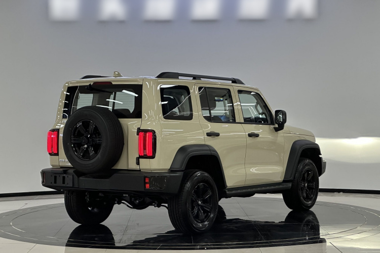 坦克300 2025款 2.0T 征服者车身外观6006