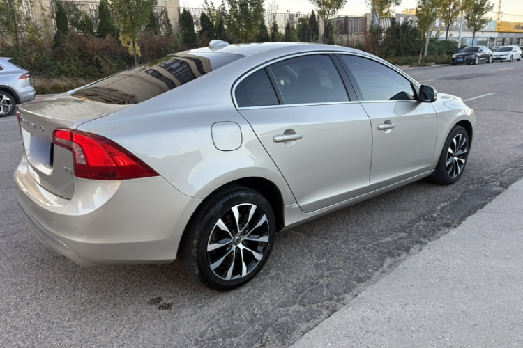 沃尔沃S60 2019款 S60L 改款 T5 智进进阶版车身外观6005