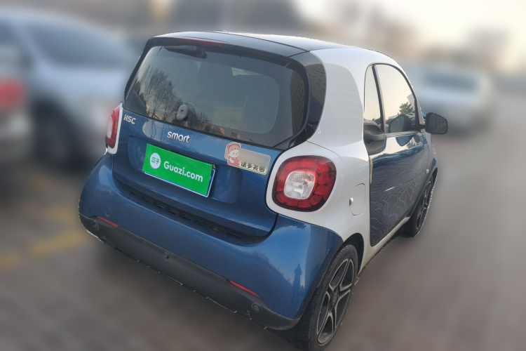 smart fortwo 2016款 0.9T 66千瓦硬顶极致版车身外观7