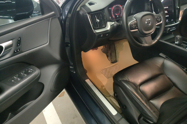 沃尔沃S60 2022款 B4 智逸豪华版中控内饰20