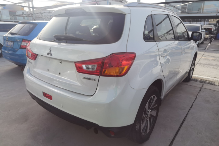 三菱 劲炫ASX 2018款 2.0L CVT两驱尊享版车身外观7