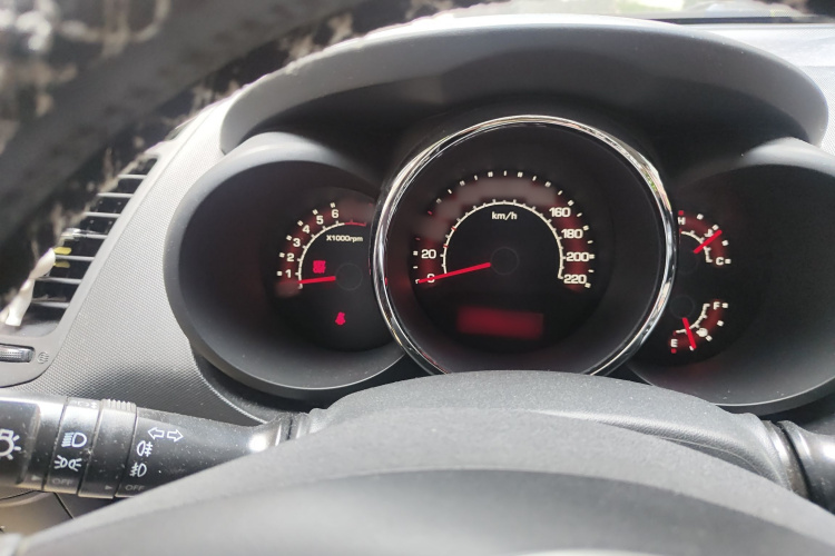 起亚 秀尔 2013款 1.6L AT Premium局部细节14