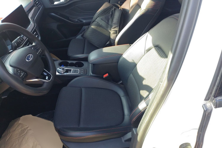 福特 福克斯 2021款 两厢 EcoBoost 180 自动ST Line中控内饰19