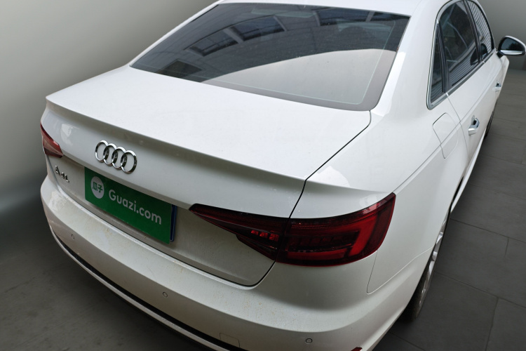 奥迪A4L 2018款 30周年年型 40 TFSI 时尚型车身外观7