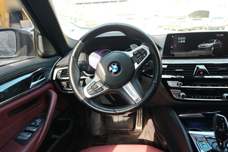 宝马5系 2019款 改款 530Li 领先型 M运动套装中控内饰13