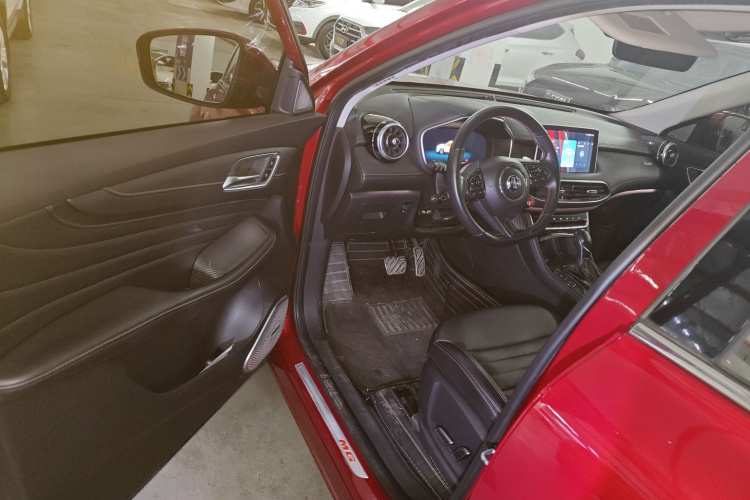 名爵HS 2018款 30T 自动两驱Trophy荷尔蒙超燃版 国V中控内饰7003