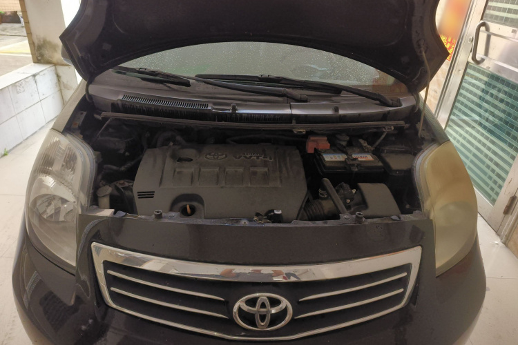 丰田 雅力士 2011款 1.6E 自动魅动版局部细节24