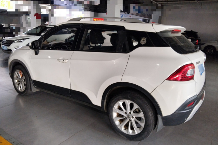 中华V3 2015款 1.5L 手动智能型车身外观4