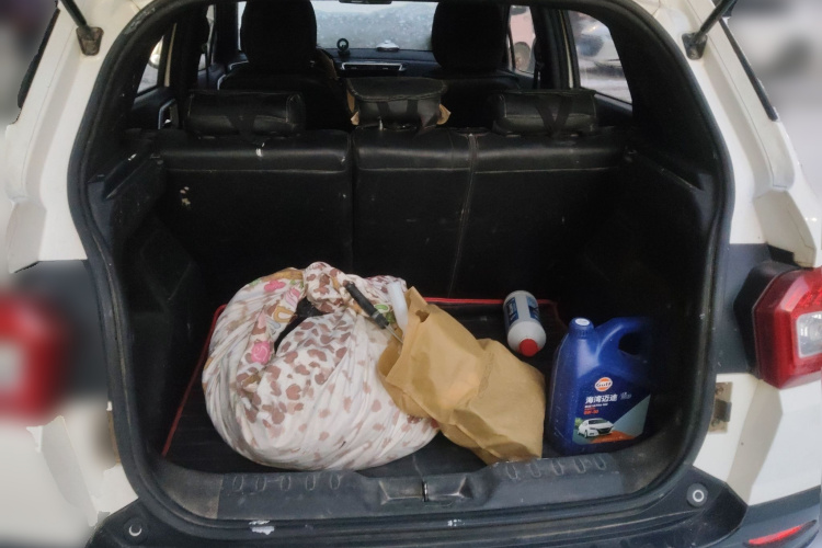 中华V3 2016款 1.5L 手动基本型中控内饰23