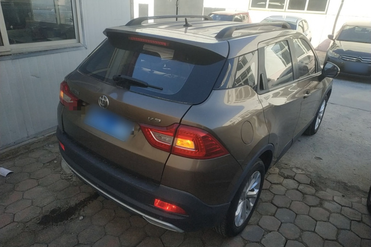 中华V3 2017款 1.5L 手动智能型车身外观7