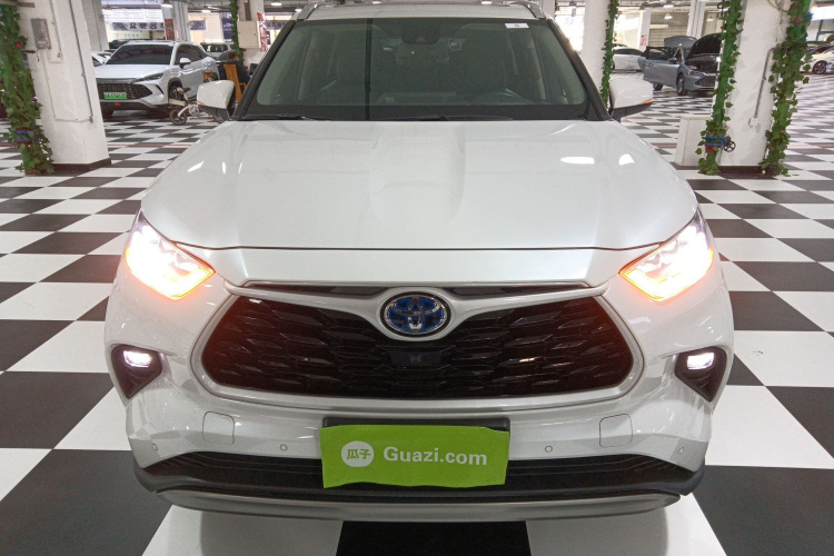 丰田 汉兰达 2022款 双擎 2.5L 四驱尊贵版 7座车身外观2