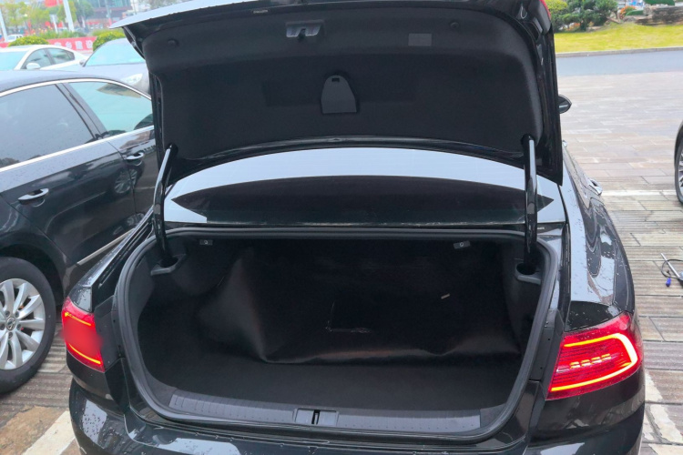 大众 迈腾 2018款 330TSI DSG 领先型机舱底盘23