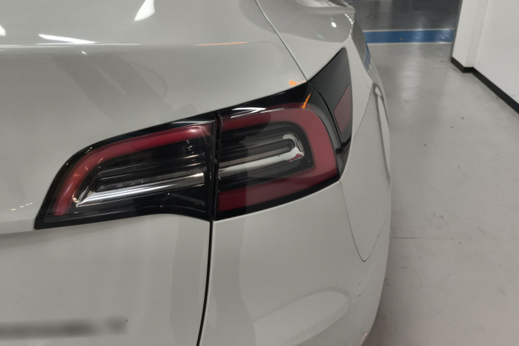 特斯拉 Model Y 2022款 后轮驱动版车身外观6006