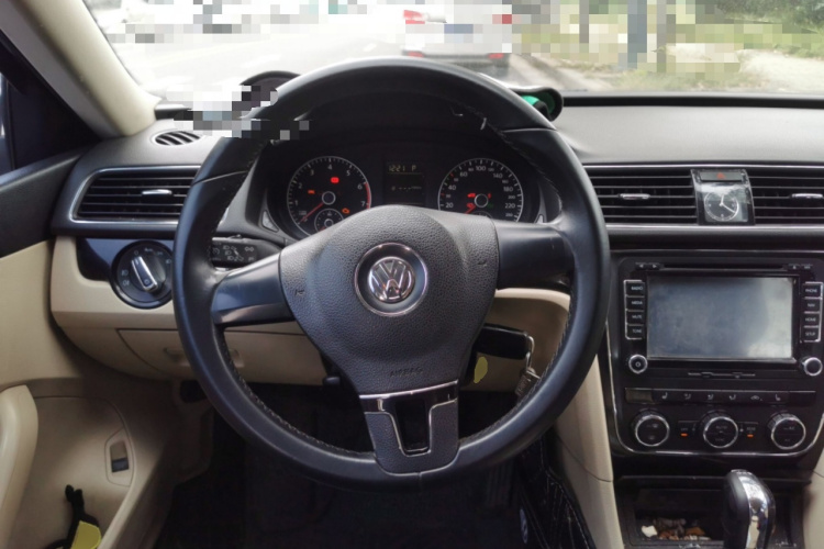 大众 帕萨特 2014款 1.4TSI DSG尊荣版中控内饰13