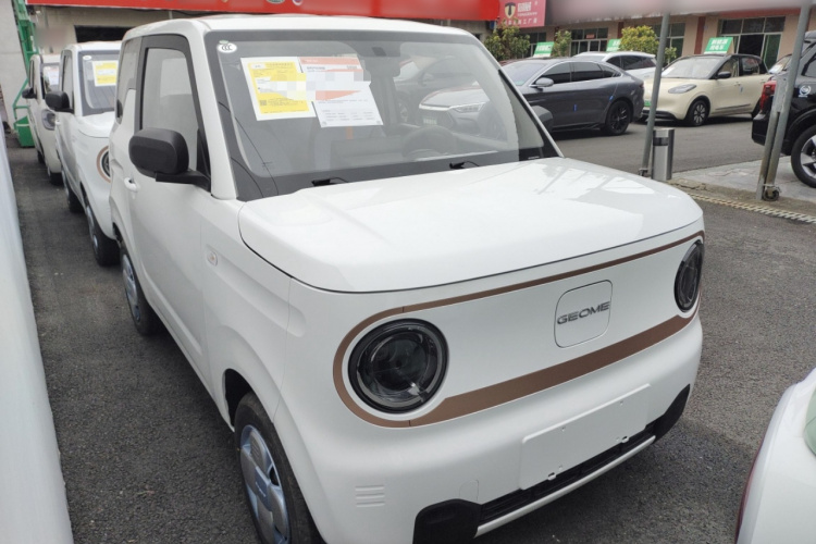 吉利银河 2024款 熊猫mini 200km 耐力熊车身外观3