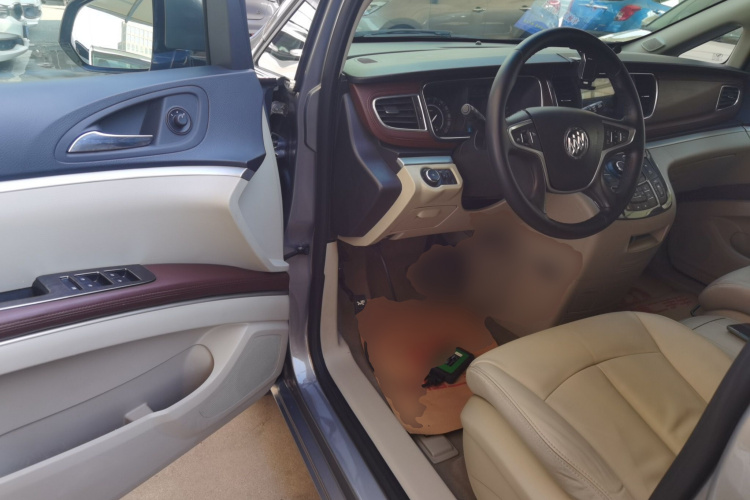 别克GL8 2017款 25S 豪华型 国V中控内饰7003