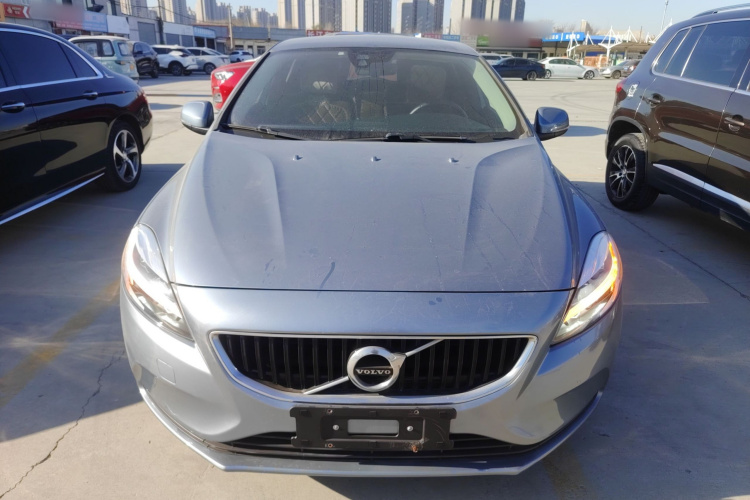 沃尔沃V40 2018款 T3 智逸版车身外观2