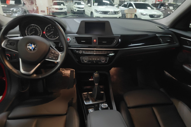 宝马1系 2017款 118i 运动型中控内饰12