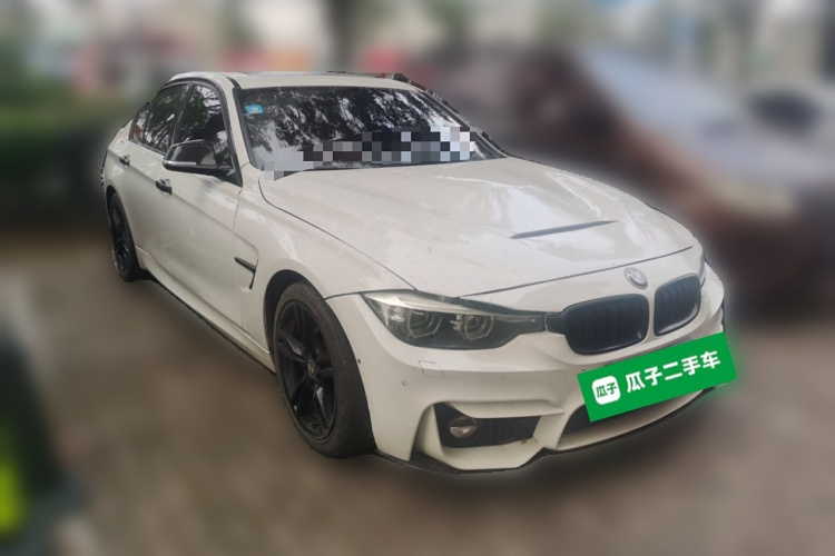 宝马3系 2019款 320i M运动曜夜版车身外观6002