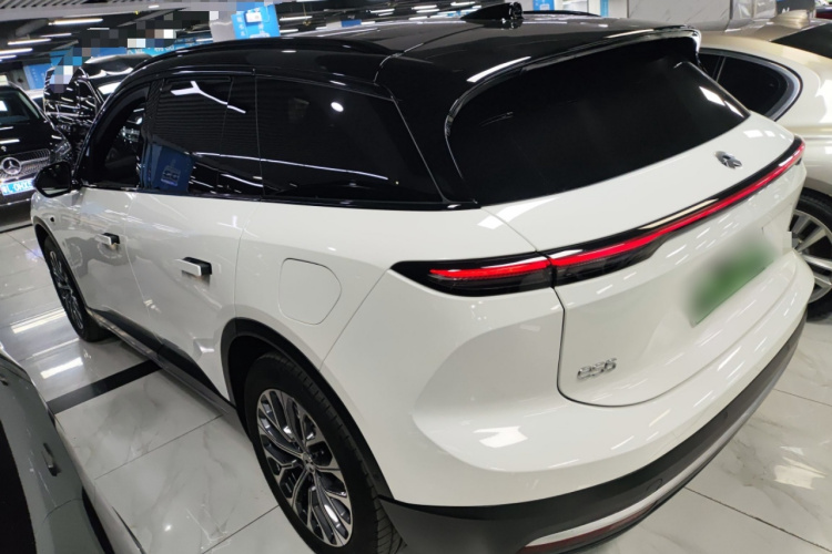 蔚来ES6 2024款 75kWh车身外观4