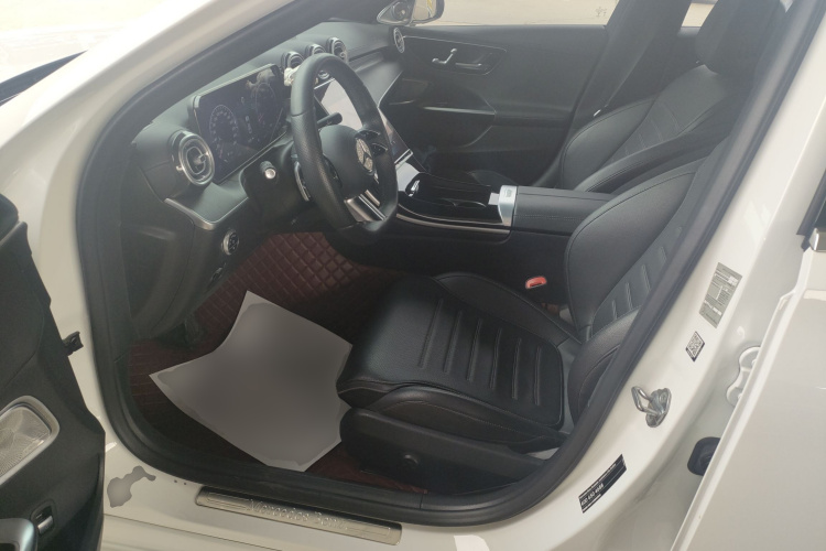 奔驰C级 2022款 C 200 L 运动版局部细节19